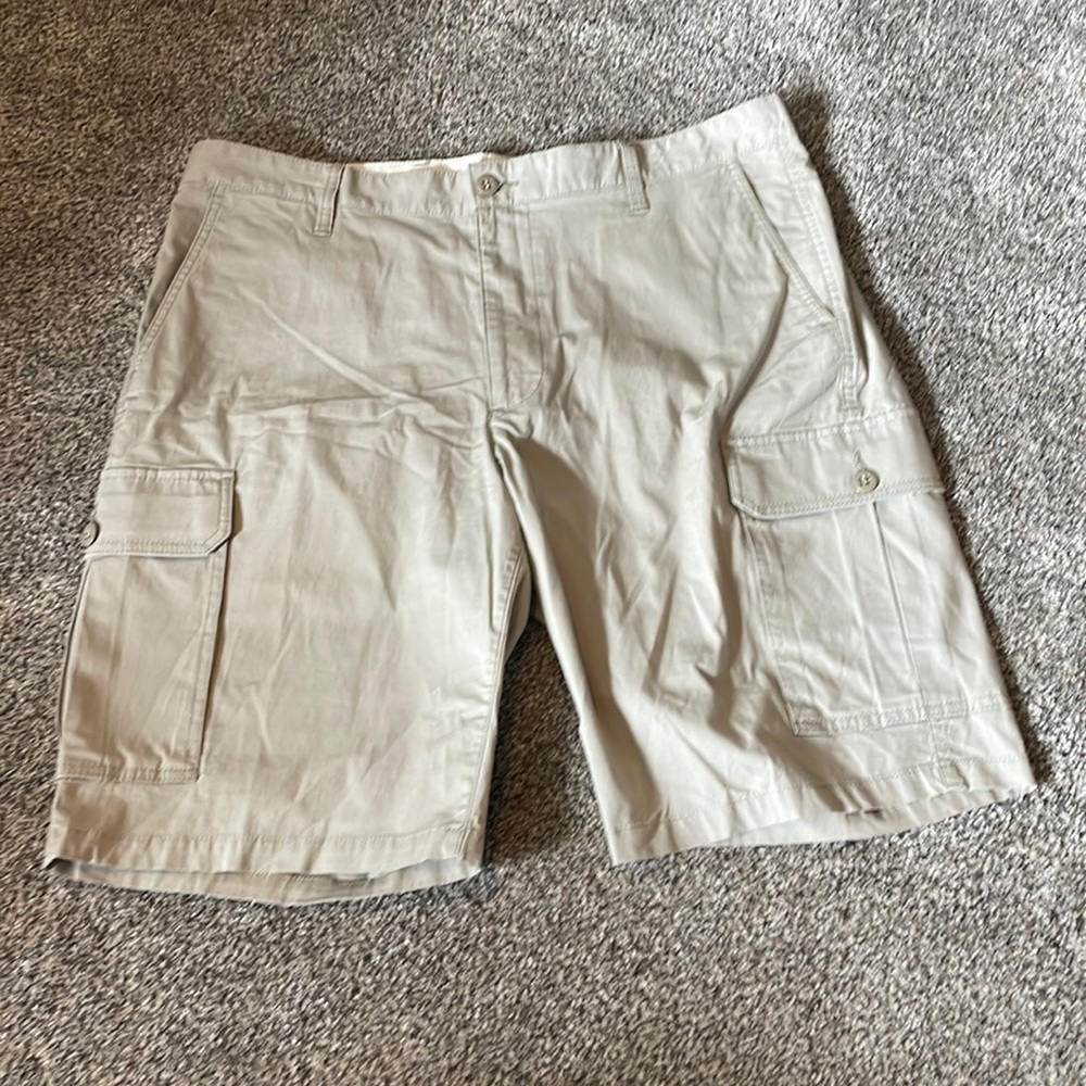 Dockers tan cargo shorts size 36